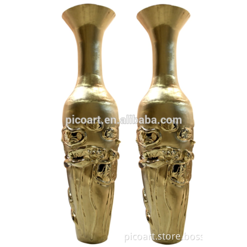 Gold metal vase carved with lotus flower art sculpture new products
